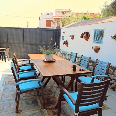 With Private Pool And Unique Sea View In Willa