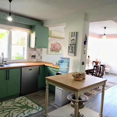 Vilă With Private Pool And Unique Sea View In